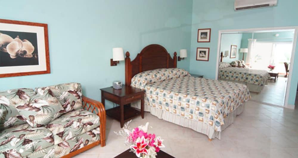 Trade Winds Hotel Dickenson Bay Exterior foto