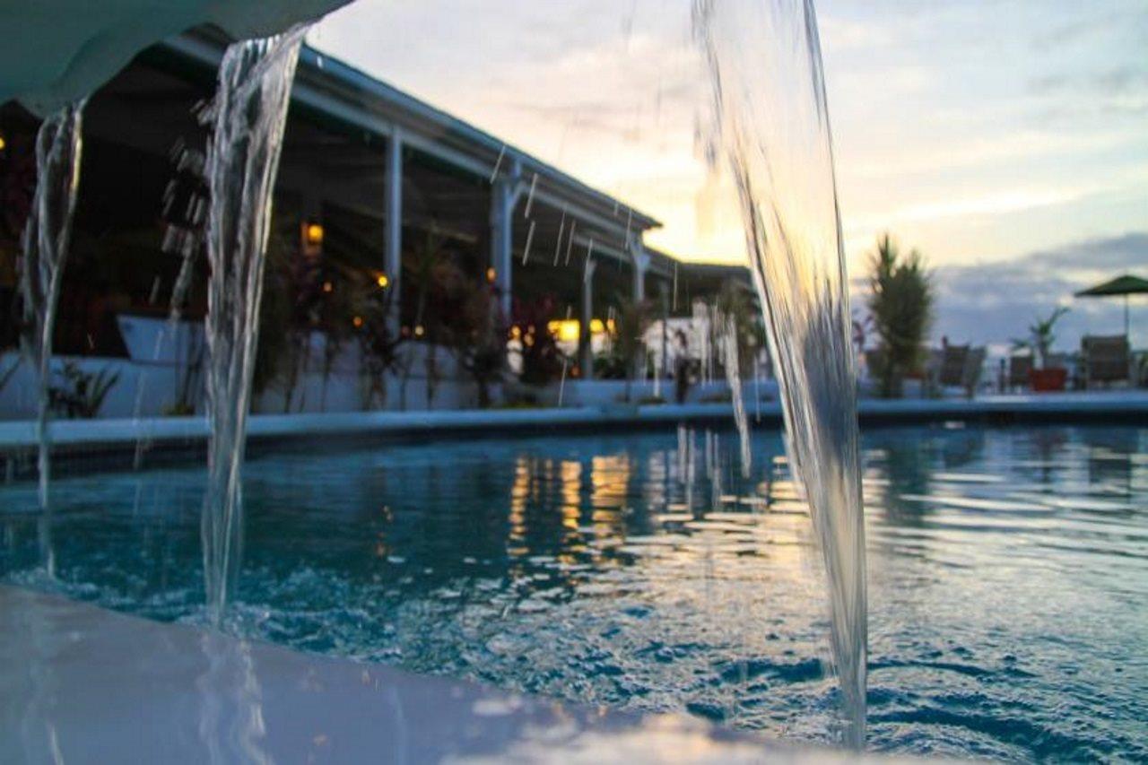 Trade Winds Hotel Dickenson Bay Exterior foto